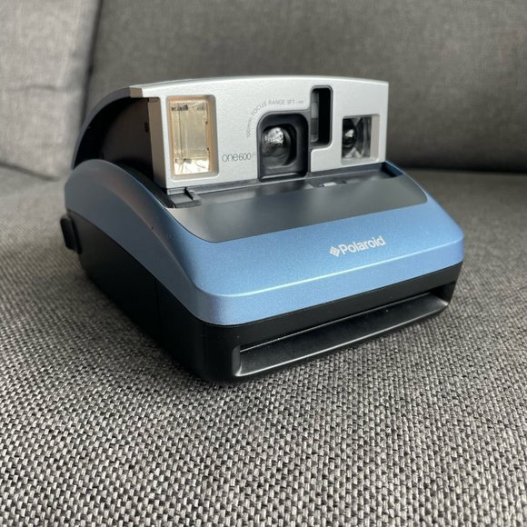 Polaroid One600 Classic Instant Camera (Blue) - Picture 2 of 10